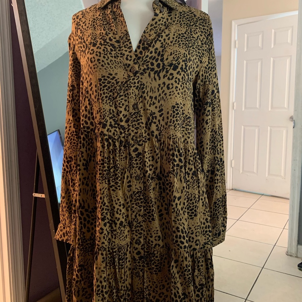 Leopard print long sleeve dress.